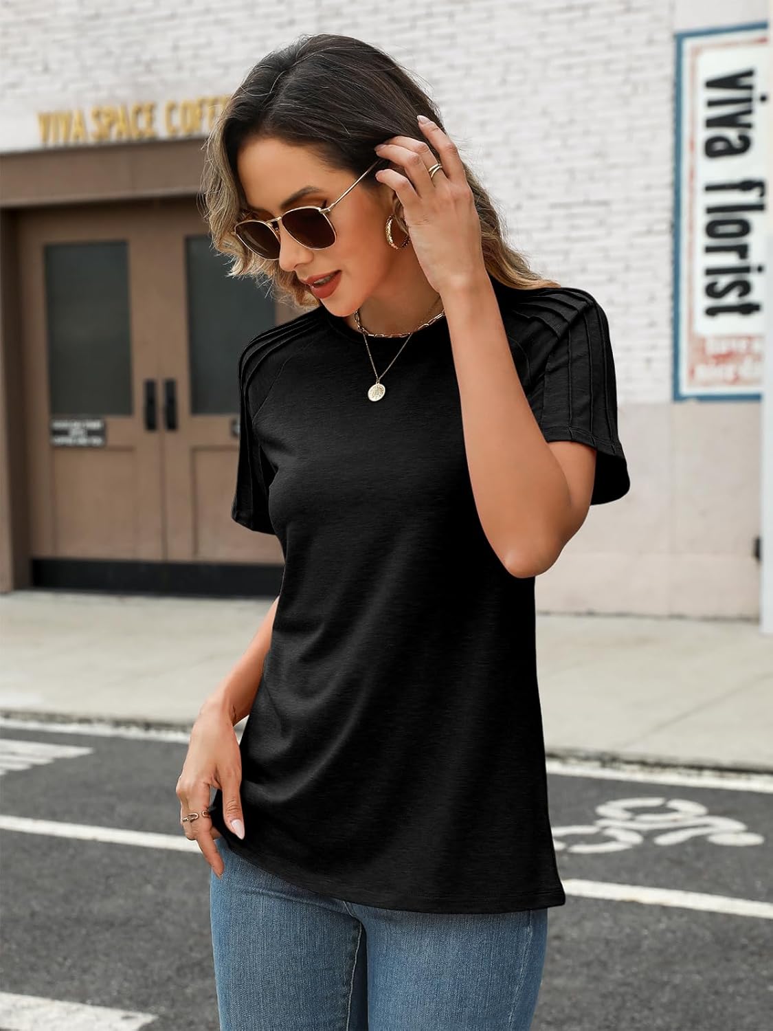 Women's Summer Short Sleeve Tops Crewneck Pleated T Shirts Casual Tees